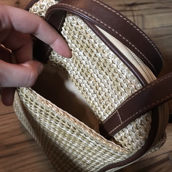 ❗️SOLD❗️ Vintage 90s/Y2K Straw Crossbody Purse - Picture 4 of 8